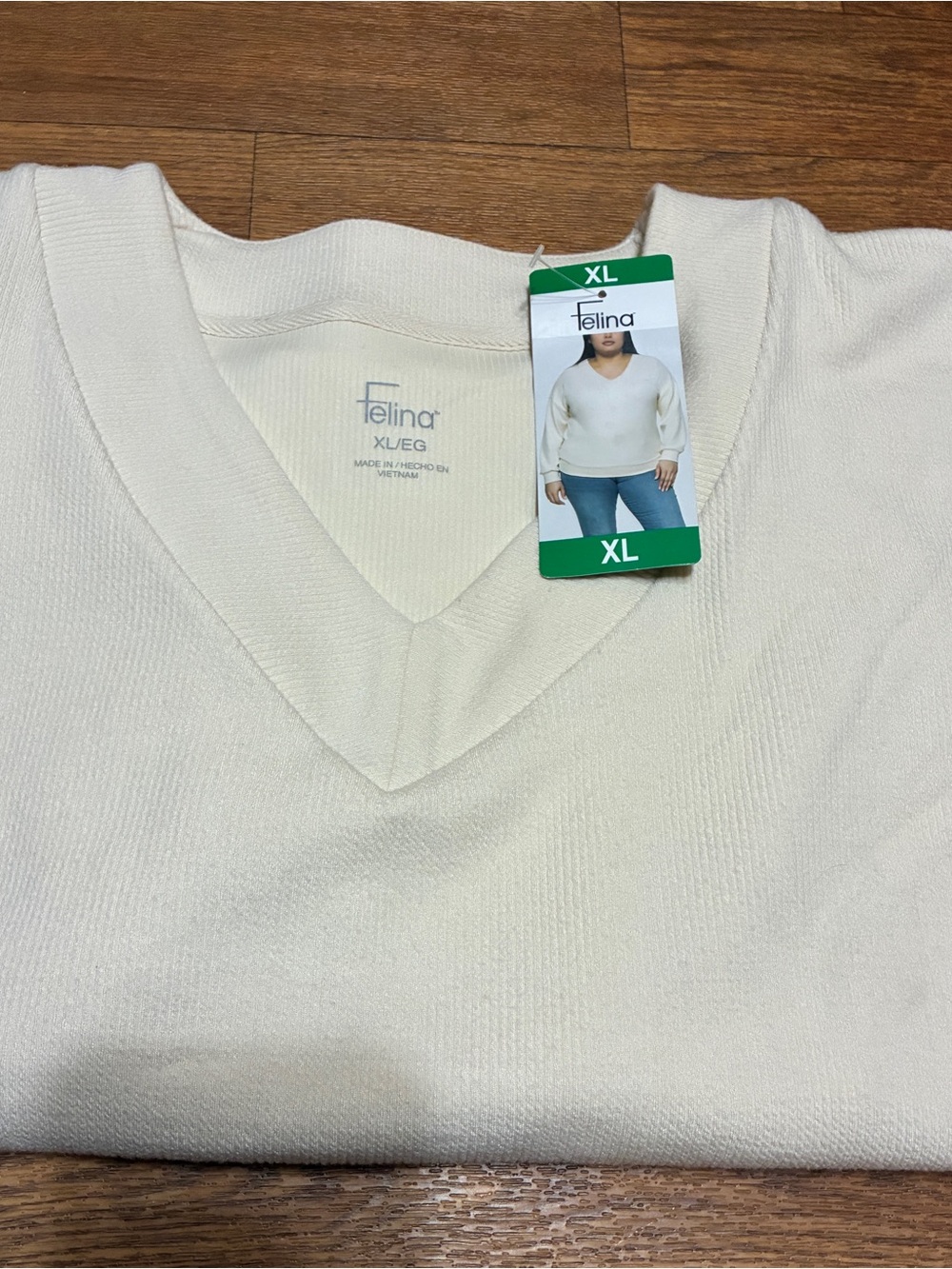 Felina V-Neck Top in Cream Size XL NWT